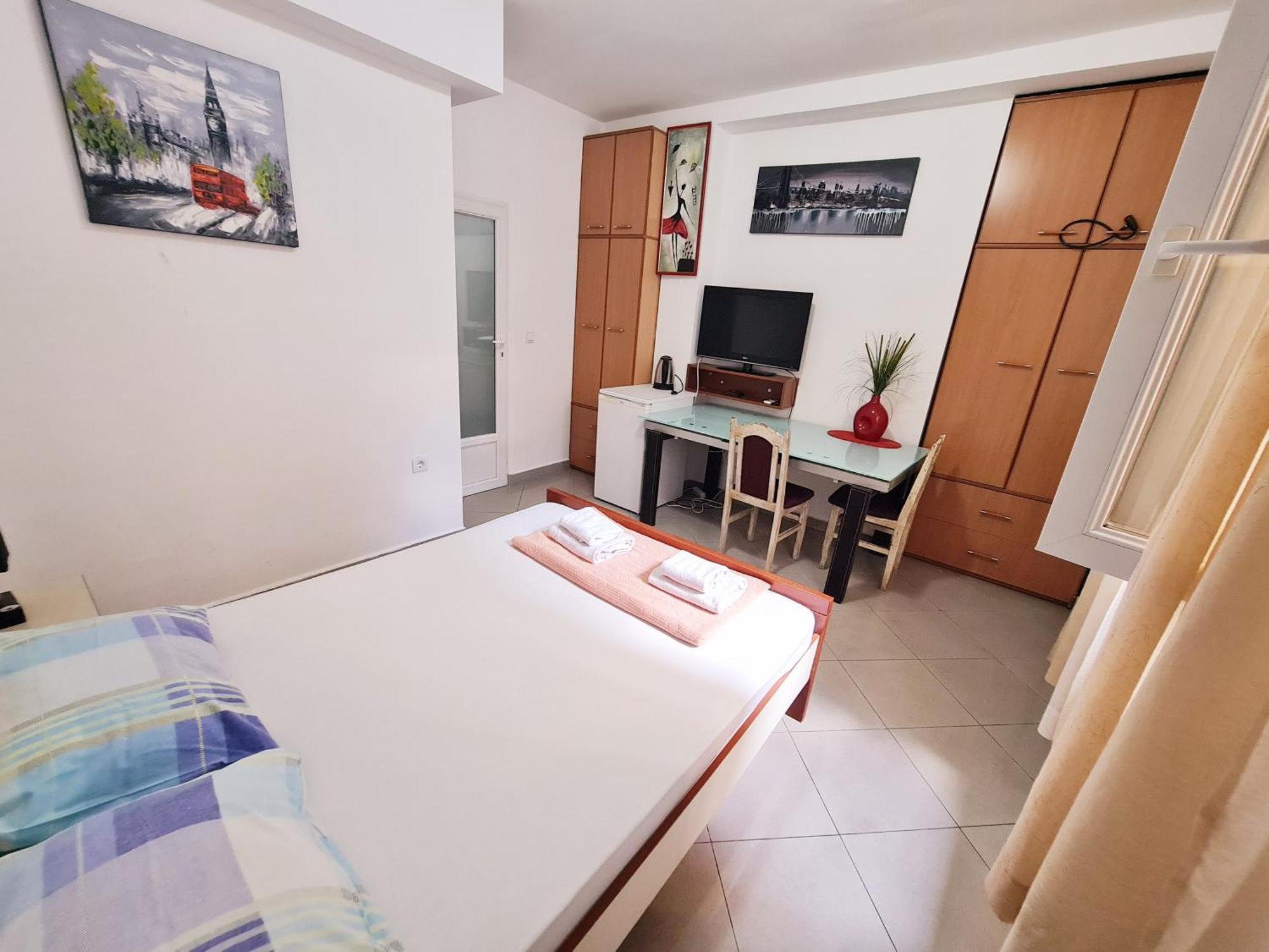 Apartments Pier Budva Bilik gambar