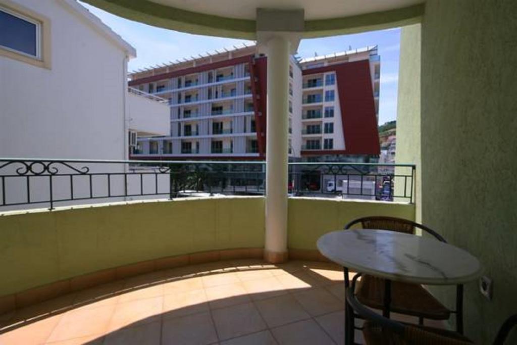Apartments Pier Budva Luaran gambar