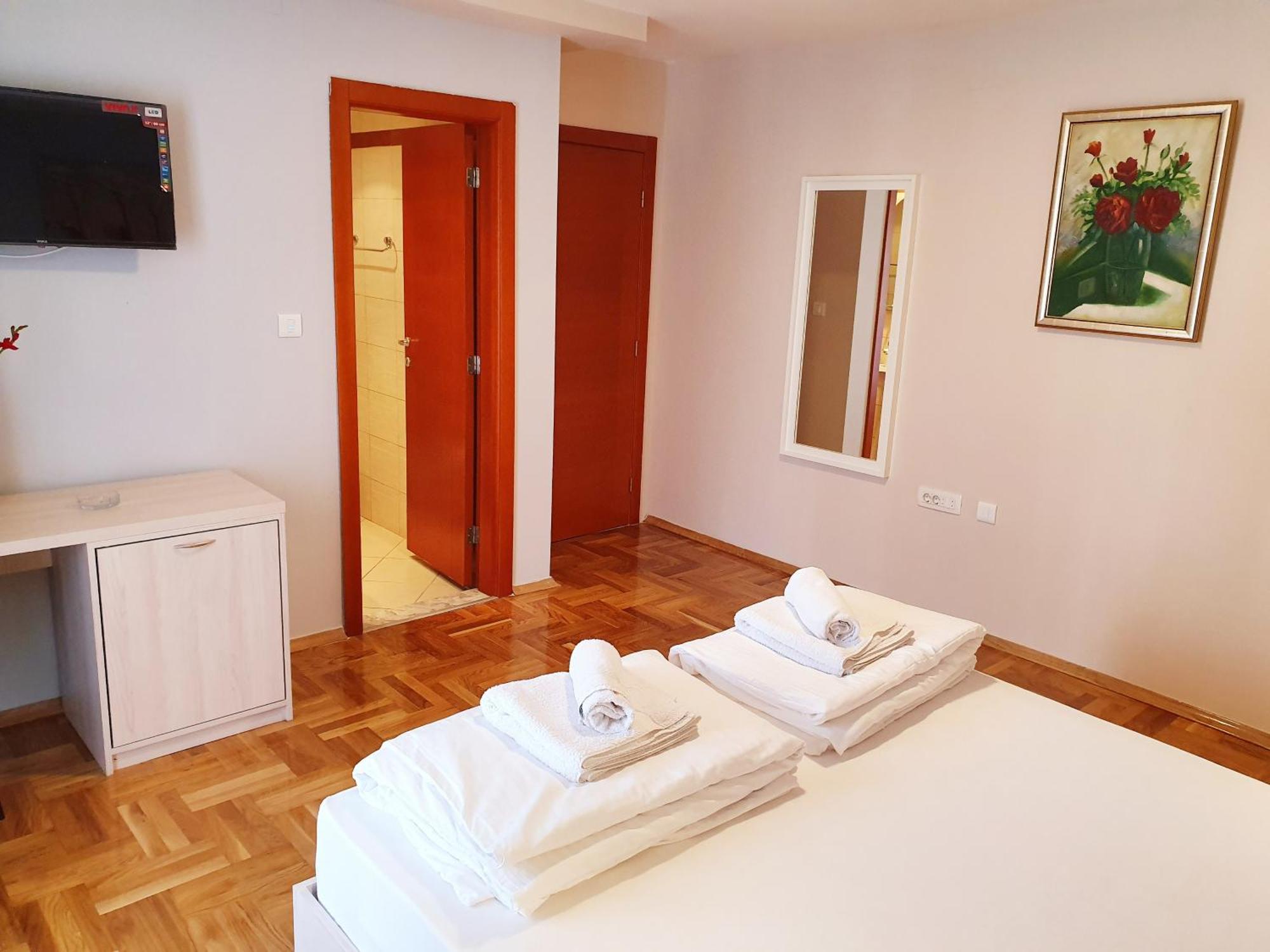 Apartments Pier Budva Luaran gambar